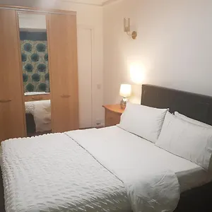 Homestay Family Lodge, Princess Lodge, Executive Lodge, Master's, Ilford